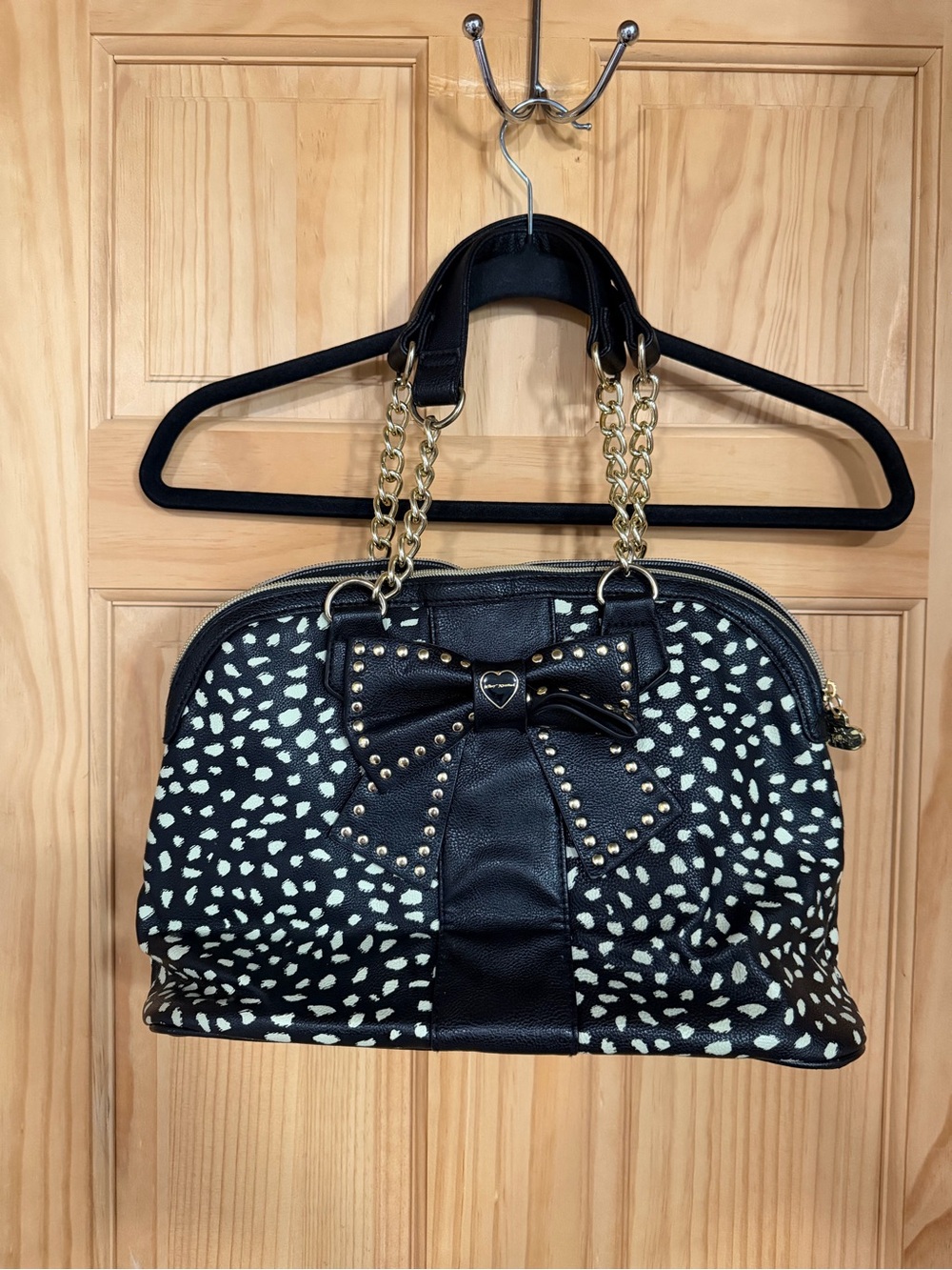 Betsey Johnson Spotted Bow Chain-Handle Shoulder Bag